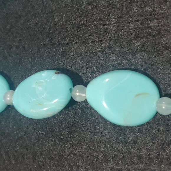 4 Piece White, Turquoise, Blue/Green Beaded necklace Lot - Picture 6 of 6